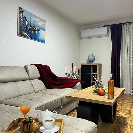 Stan Na Dan Kozarska Dubica Apartment Bosanska Dubica Exterior photo